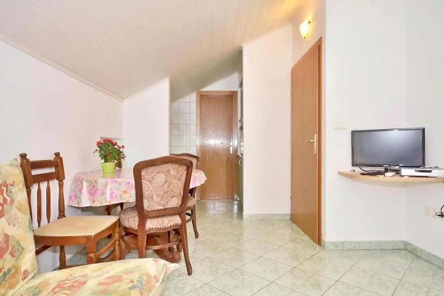 Apartment Toma Omis Exterior photo